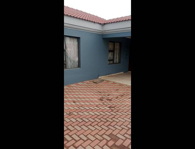 3 BEDROOM HOUSE FOR SALE IN DAWN PARK